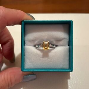 Citrone Gemstone and Sterling Silver Ring